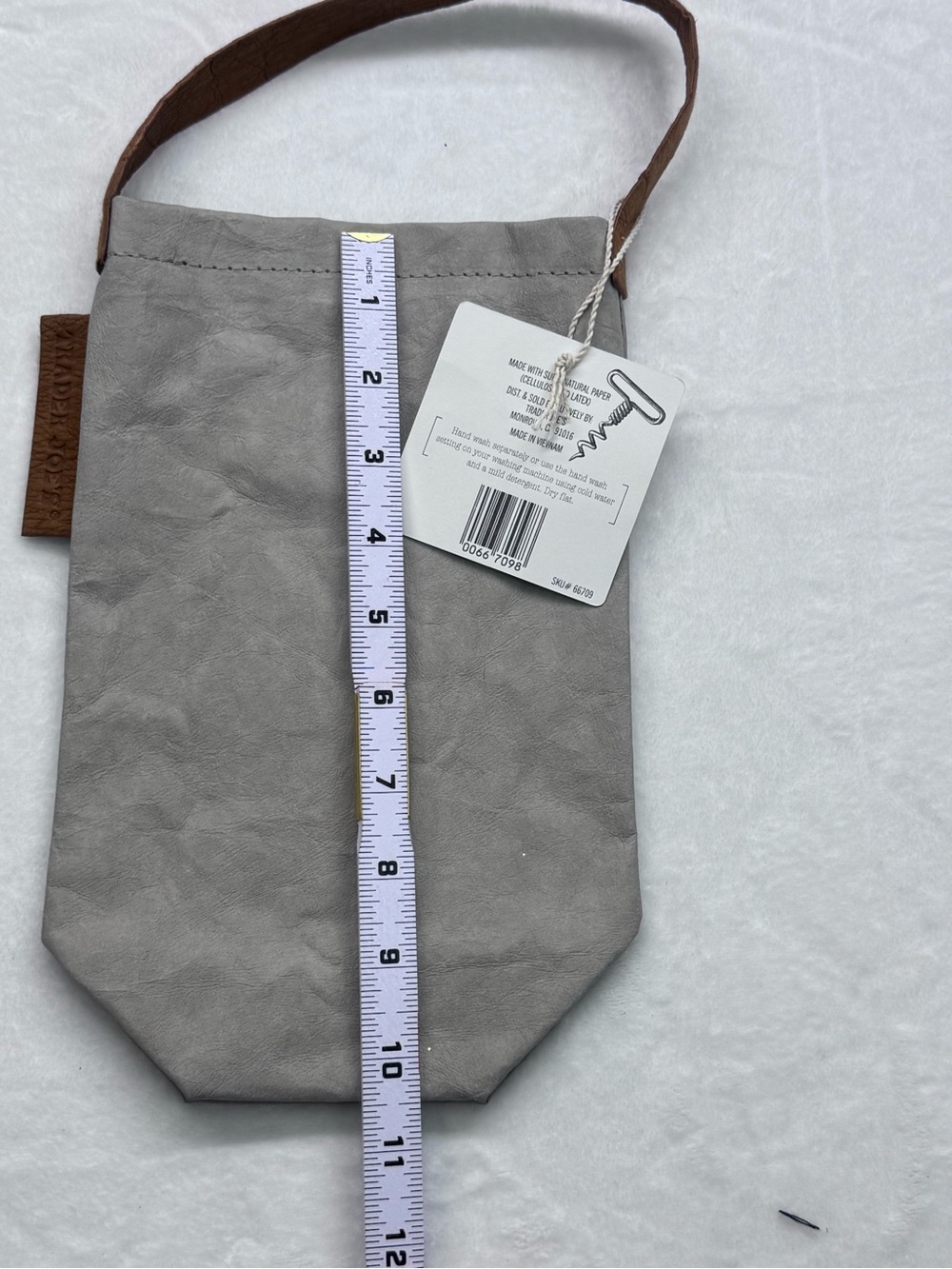 Trader Joe’s Washable Paper Wine Bag Reusable Grey Bottle Tote NWT - Picture 6 of 7
